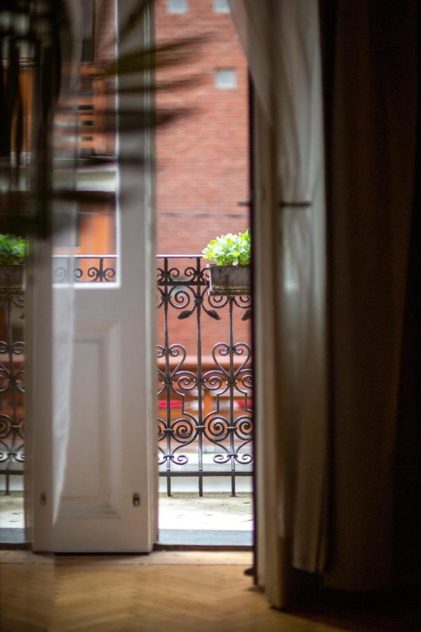 Spacious & Cozy Downtown Apartment With Balcony บูดาเปสต์ ภายนอก รูปภาพ