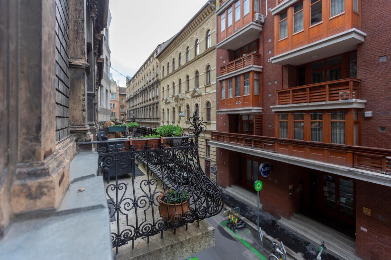 Spacious & Cozy Downtown Apartment With Balcony บูดาเปสต์ ภายนอก รูปภาพ