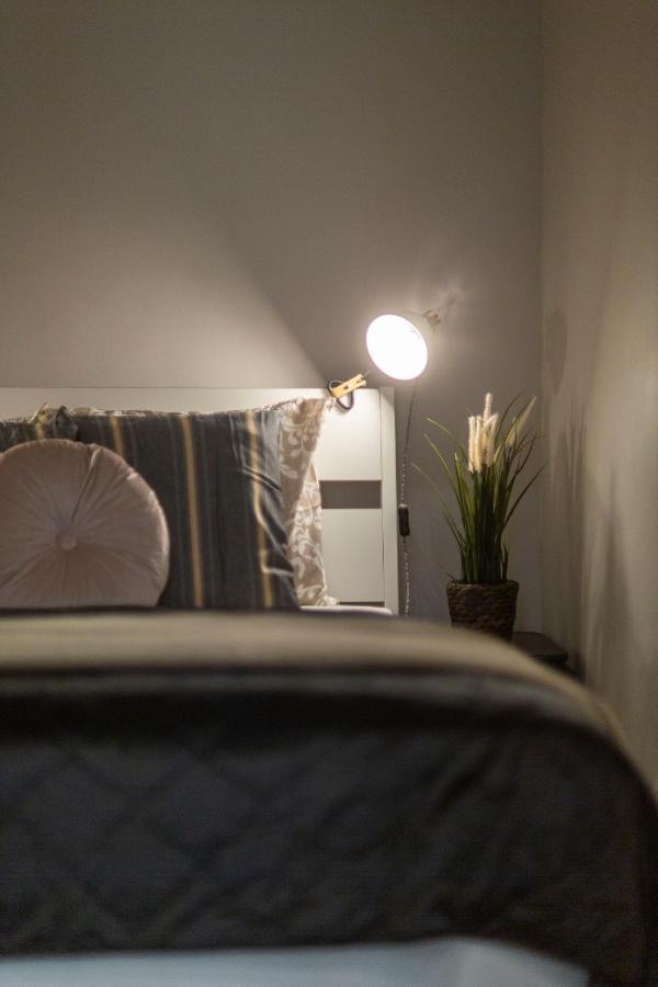 Spacious & Cozy Downtown Apartment With Balcony บูดาเปสต์ ภายนอก รูปภาพ